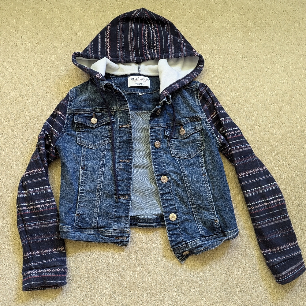 Sweatshirt jean jacket combo